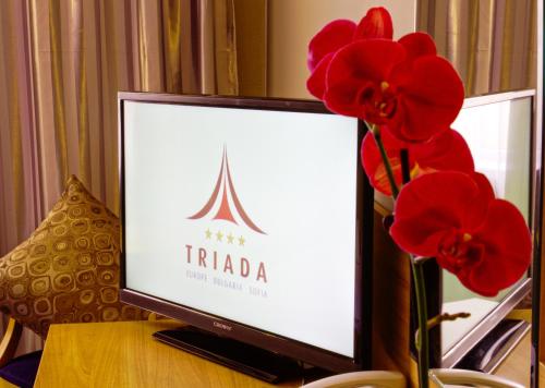 Triada Hotel - image 2