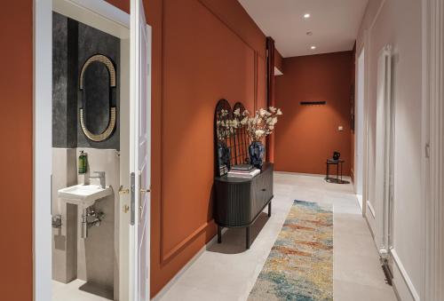 Two-Bedroom Apartment with View image 3