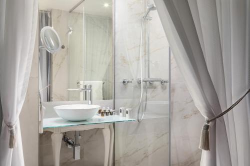 Mystery Hotel Budapest - image 3