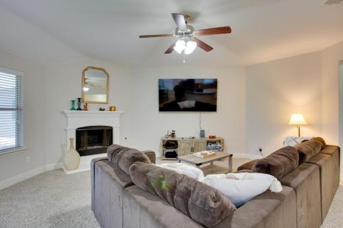 3 Mi to Union Park Little Elm Escape with Patio in Little Elm, USA