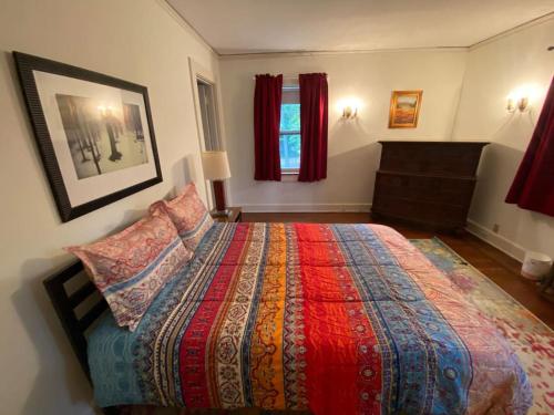Elegant Mansion-Sleeps 20-Minutes from Clinic & Downtown in Cleveland Heights, USA