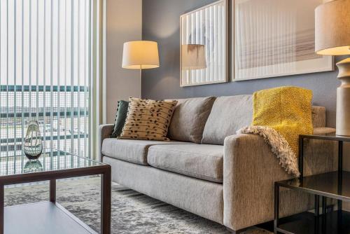 Landing at Axis Waterfront - 2 Bedrooms in Downtown Benbrook in Fort Worth, USA
