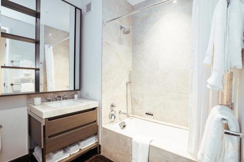 Landing at The Landing - 2 Bedrooms in Clermont in Indianapolis, USA