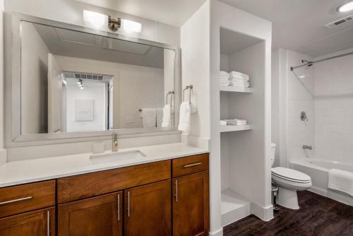 Landing at City North - 2 Bedrooms in Valley Ranch in Irving, USA