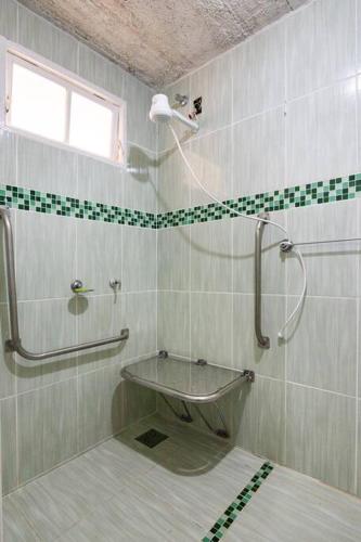 Casa 4 quartos, 2 suítes, piscina e acessibilidade - Frente para a lagoa, São Pedro da Aldeia (fotografie 6)
