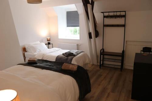 Luxury Normandy 2-Bedroom retreat with Private Grounds near D-Day Beaches and Mont Saint Michel in Сан-Дені-ле-Гаст