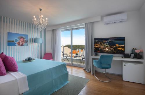 550702782 Monvidal by Bura Hotels - Adults Only