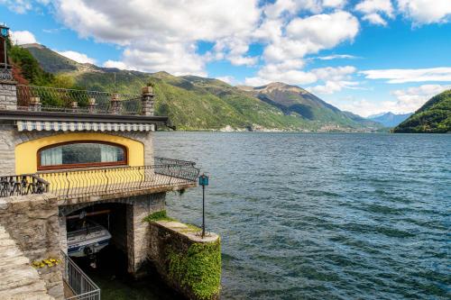 Darsena Brienno by Quokka 360 - Access to lake