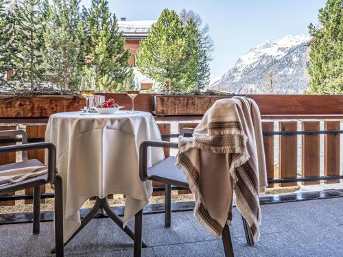 Apartment Chesa Murtel by Interhome in Surlej