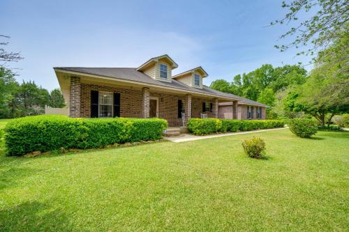 Perry Family Home on 2 Acres with Private Pool