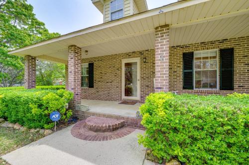 Perry Family Home on 2 Acres with Private Pool