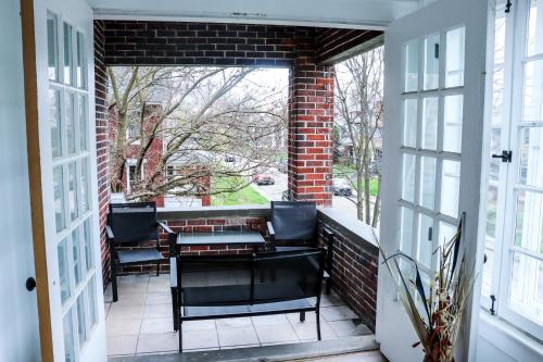 Downtown Retreat - 2BR Oasis in Columbus, USA