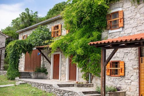 Villa Millefoglie, a century-old stone house nestled in a nature park