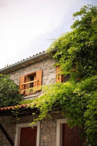 Villa Millefoglie, a century-old stone house nestled in a nature park