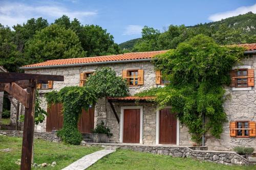 Villa Millefoglie, a century-old stone house nestled in a nature park