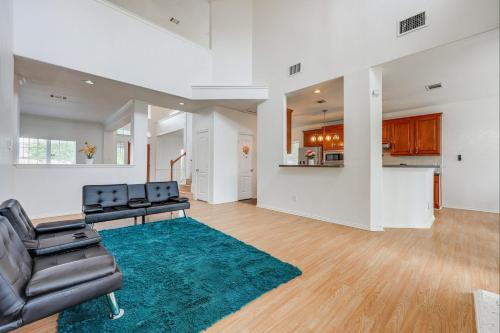 Spacious Vacation Home Less Than 20 Mi to Downtown Austin! in Kyle, USA