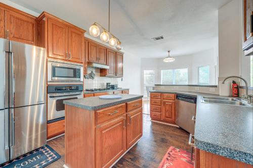 Spacious Vacation Home Less Than 20 Mi to Downtown Austin! in Kyle, USA