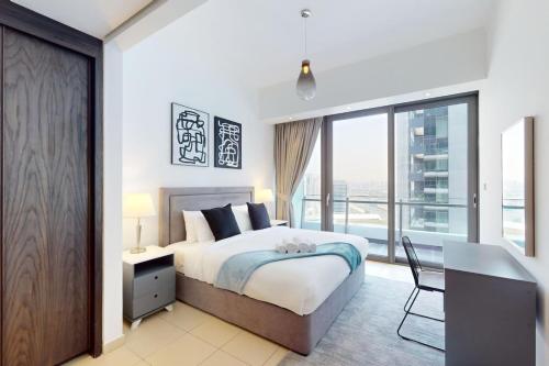 Silverene Tower B - Bright Two Bedroom, Дубай (фото 2)