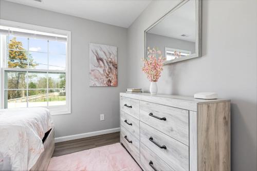 New LUXE APT 3BR Downtown Fay Unit D in Fayetteville, USA