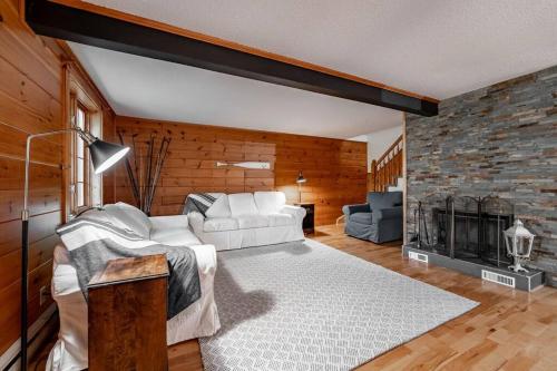 Chalet Mont Cascades w/ Spa & Fibre Optic Internet in Cantley (QC)