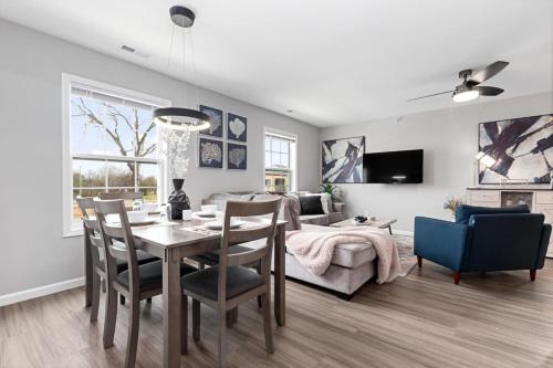 Long-Term Stays LUXE Spacious 3BR Downtown Fay Unit C in Fayetteville, USA
