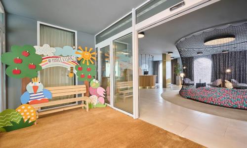 Family Hotel Lišanj - image 14