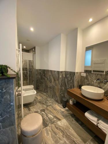 Suite with Lake View image 10