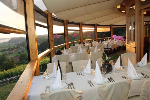 陽台/露台, 佩希恩羅迪住宿加早餐旅館 (Pansion Rody) in 哥納亞斯圖貝卡