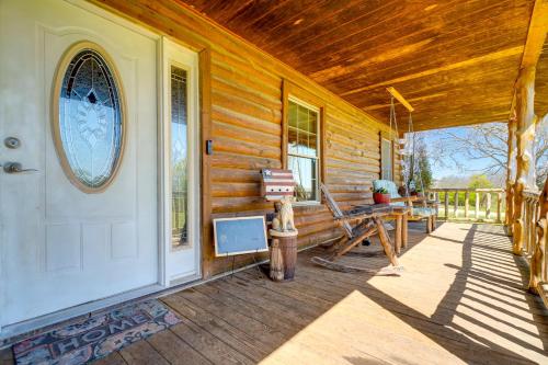 Spacious Ozarks Family Home - Private Pool and Grill in 古巴