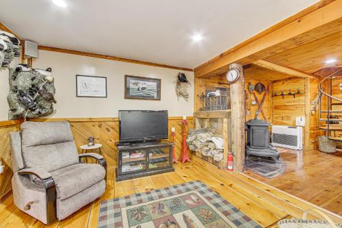 Rustic Searsport Cabin Loft and Sunroom on 10 Acres