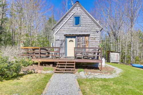 Rustic Searsport Cabin Loft and Sunroom on 10 Acres