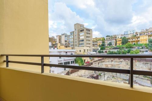 Perla's 2-BR Apt in Mar Mikhael - image 5