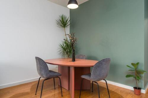 Two-Bedroom Apartment image 3