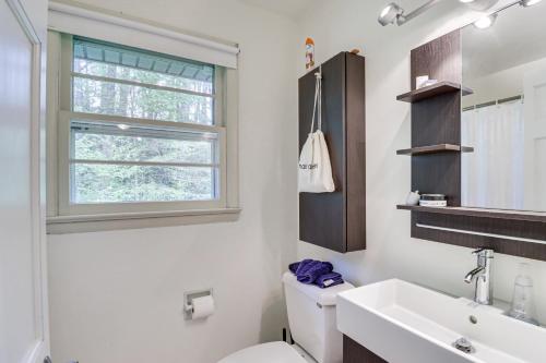 Waterfront Ridge Retreat Cabin on St Jeromes Creek - image 23