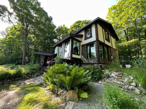 Nature Retreat w/ Sunroom Gazebo in Cantley (QC)