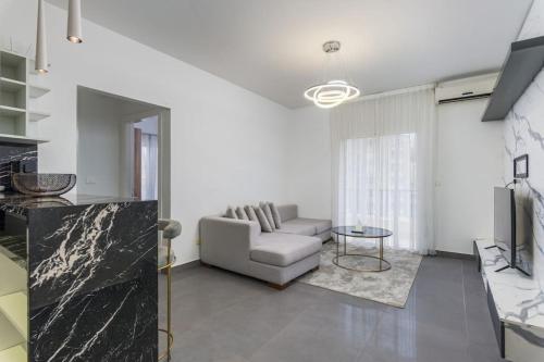 Luna 2-BR in Mar Mikhael - image 5