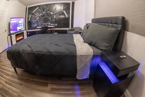 Comfy Expansive Home - Near the Strip - Heated Pool