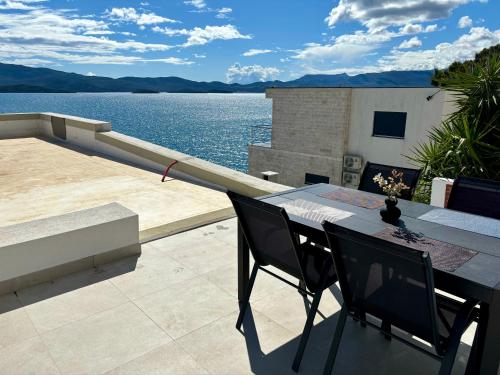 ทัศนียภาพ, Fig Tree Apartment in โคมาร์นา