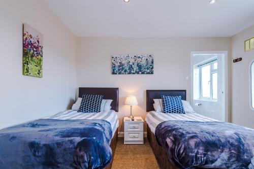 Holcombe Guest House Room Type - Twin Room