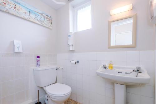 Holcombe Guest House - image 11