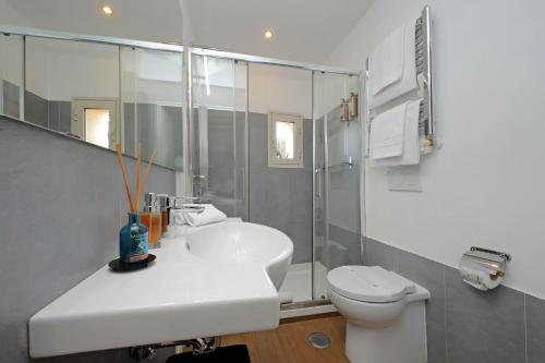 Michelangelo Charmsuite, Řím (fotografie 8)