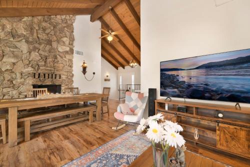 Whispering forest chalet #2169 in Big Bear City, USA