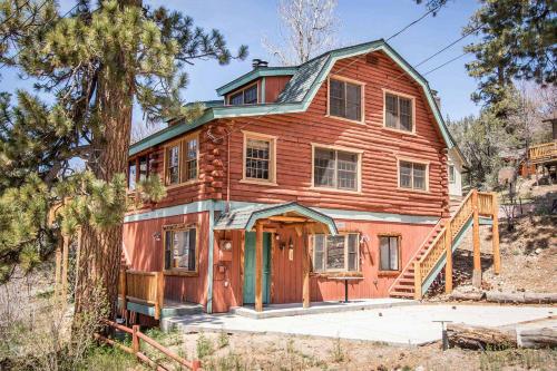 Bear lodge #1541 in Fawnskin, Vereinigte Staaten von Amerika