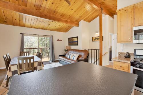 CHIPPERS LODGE #2302 in Big Bear Lake, USA