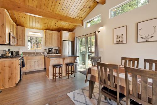 CHIPPERS LODGE #2302 in Big Bear Lake, USA