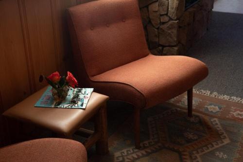 Oak knoll studio with jacuzzi unit 15 #2412 in Big Bear Lake, USA