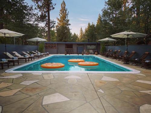 Oak knoll studio with jacuzzi unit 15 #2412 in Big Bear Lake, USA