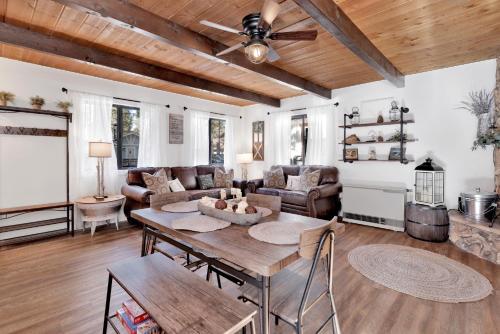 Pura vida bungalow #2144 in Woodlands, USA