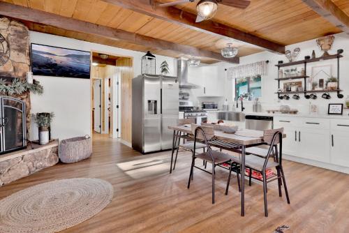 Pura vida bungalow #2144 in Woodlands, USA