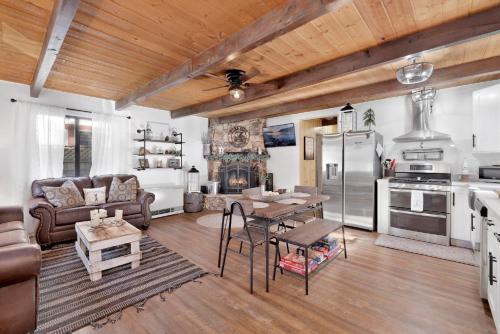 Pura vida bungalow #2144 in Woodlands, USA